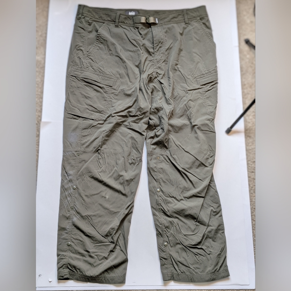 REI Men's Olive Cargo Pants with Multiple Pockets